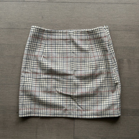 SHEIN skirt - Picture 2 of 2